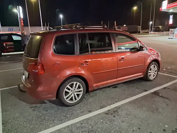 Volkswagen Touran 2011 photo 3