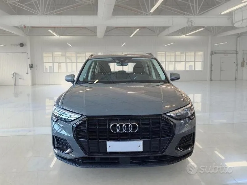 Audi Q3 2022 photo 2