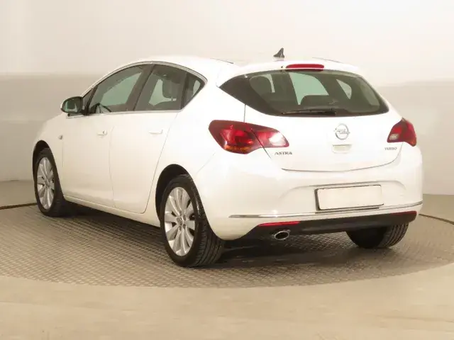 Opel Astra 2015 photo 3