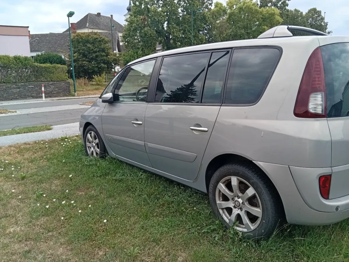 Renault Espace 2010 photo 3