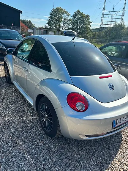 Volkswagen New Beetle 2006 photo 2