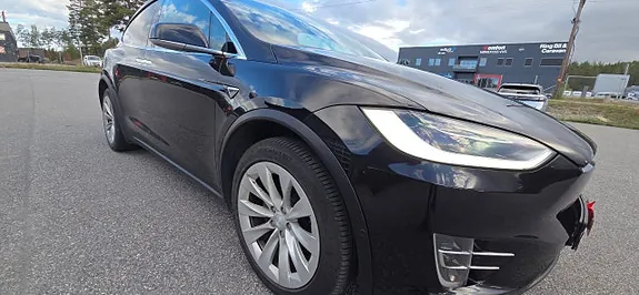 Tesla Model X 2017 photo 2