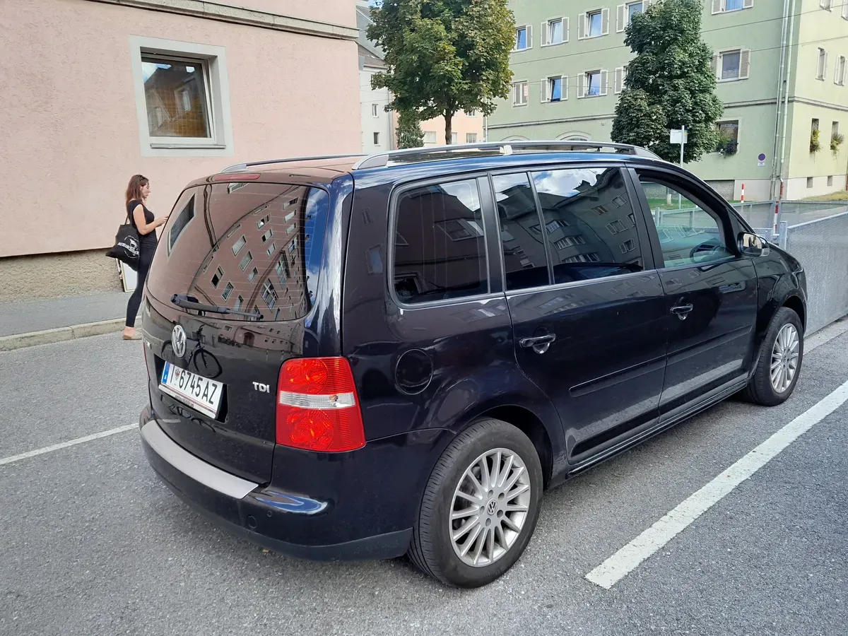 Volkswagen Touran 2006 photo 3