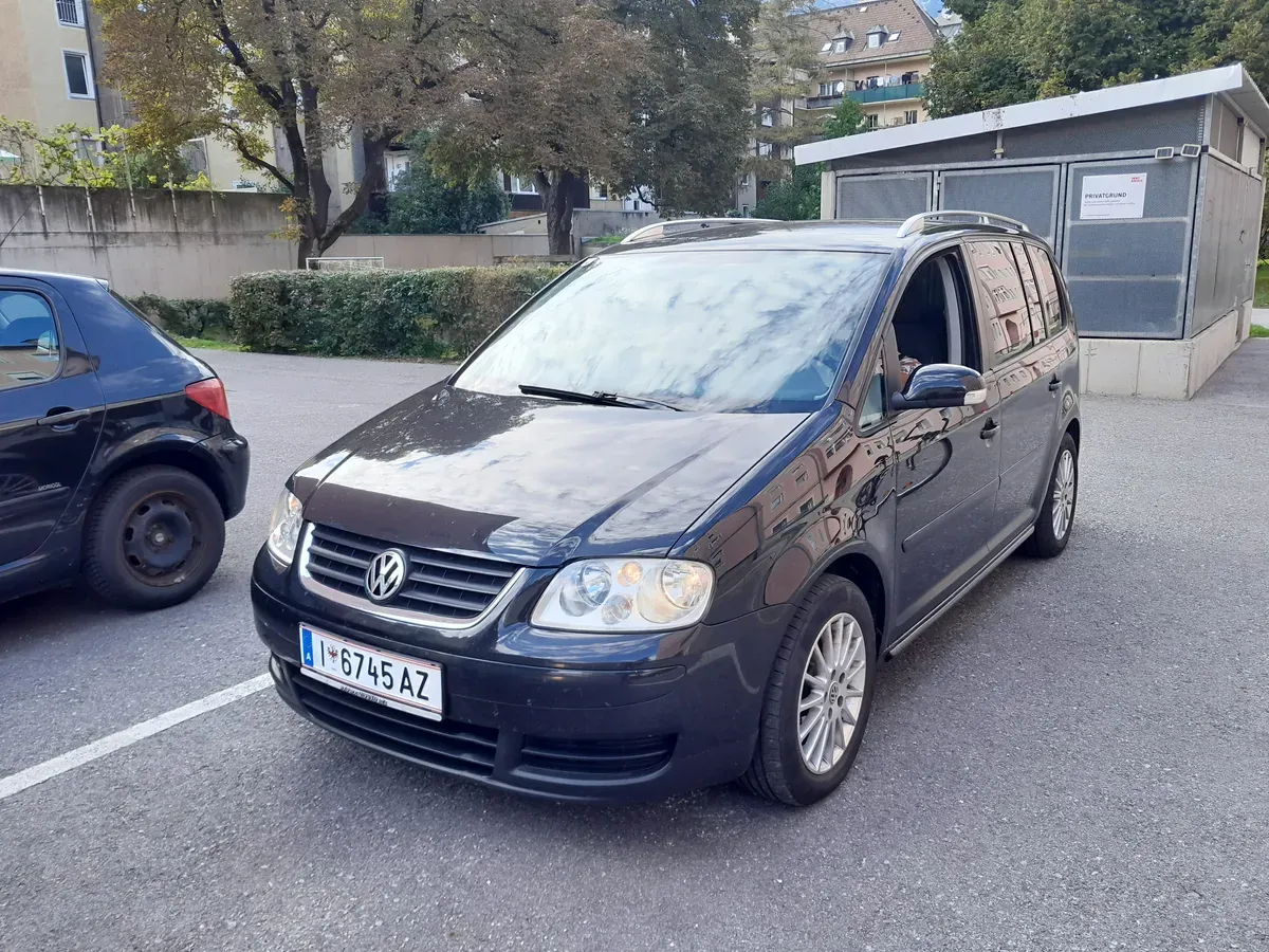 Volkswagen Touran 2006 photo 2