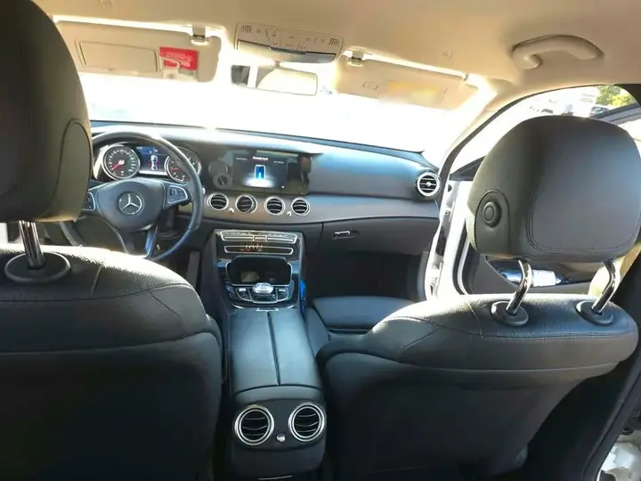 Mercedes-Benz E200
