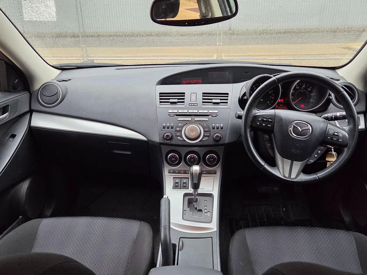 Mazda Mazda3 2009 photo 4