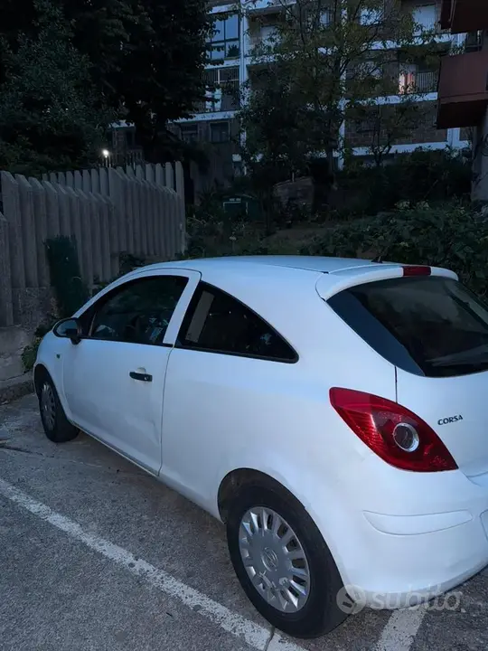 Opel Corsa 2010 photo 3