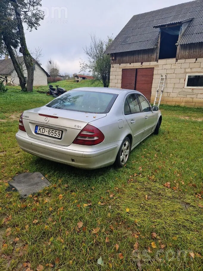 Mercedes-Benz E220