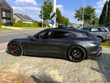 Porsche Taycan 2023 photo 2