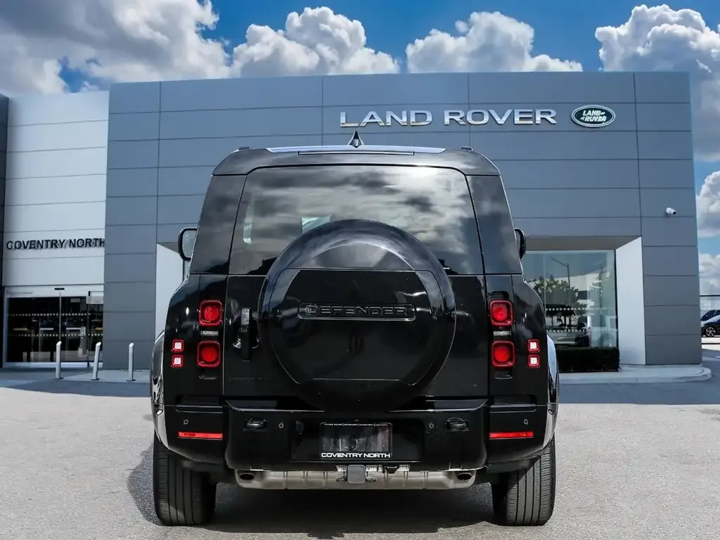 Land Rover Defender 2024 photo 4