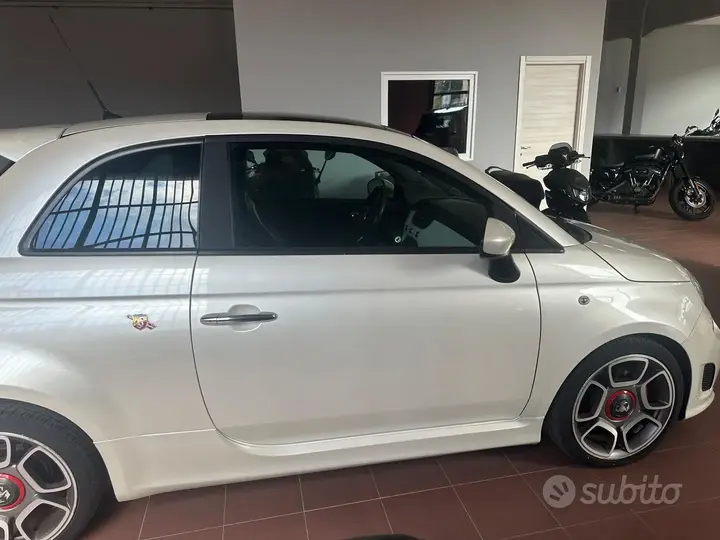Abarth 500 2009 photo 2