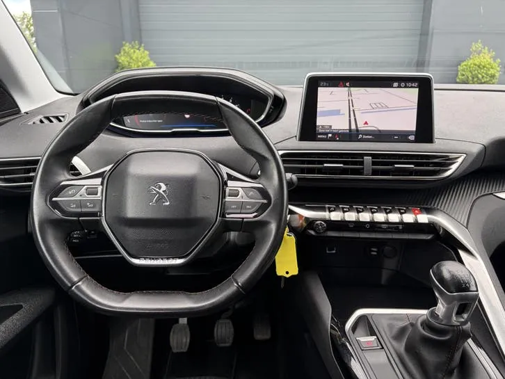 Peugeot 5008 2018 photo 3