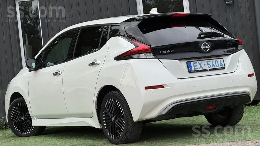 Nissan Leaf 2023 photo 5
