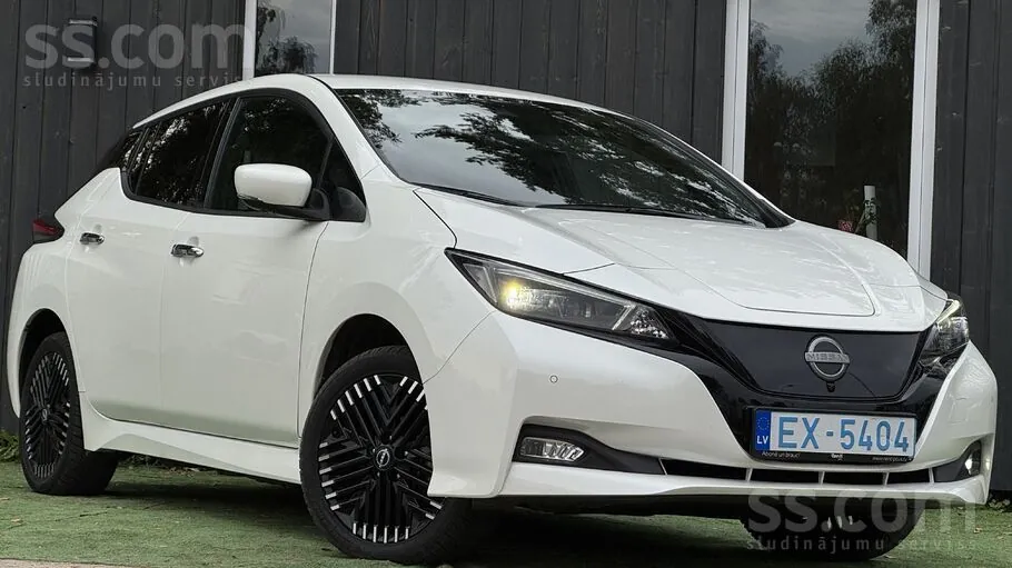 Nissan Leaf 2023 photo 3