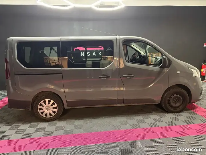 Renault Trafic 2015 photo 4