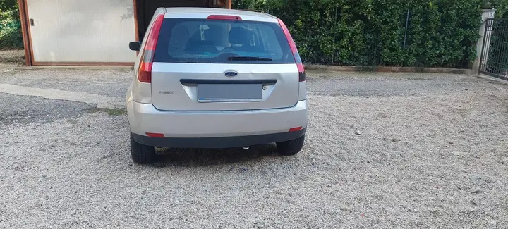 Ford Fiesta 2004 photo 4