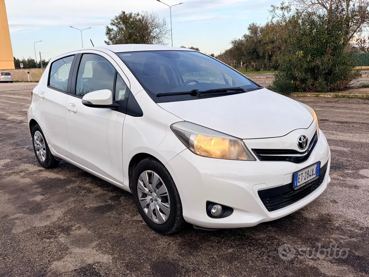 Toyota Yaris 2013 photo 3