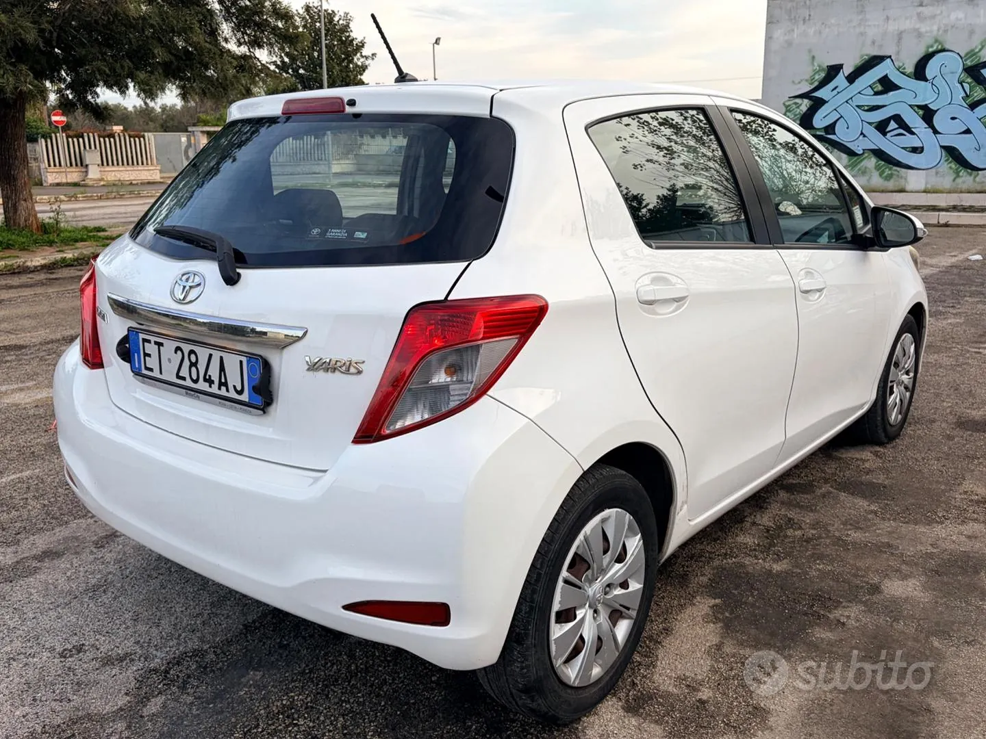 Toyota Yaris 2013 photo 5