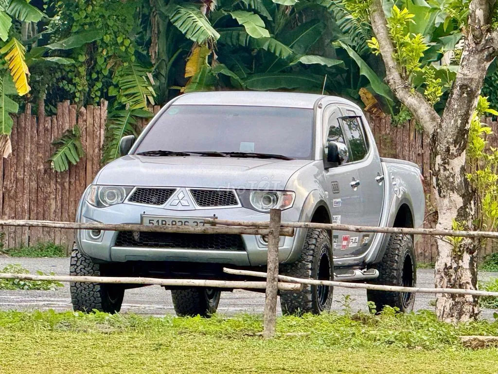 Mitsubishi Triton