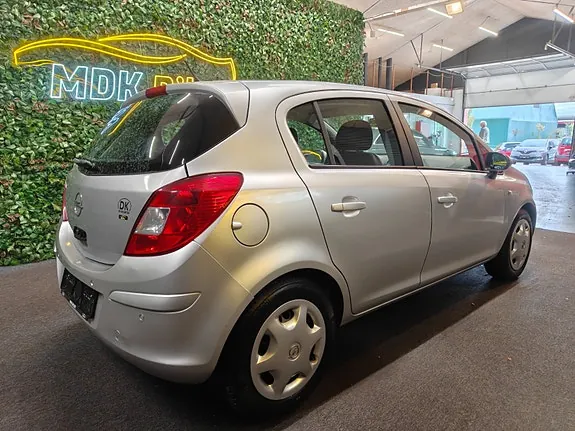 Opel Corsa 2011 photo 4