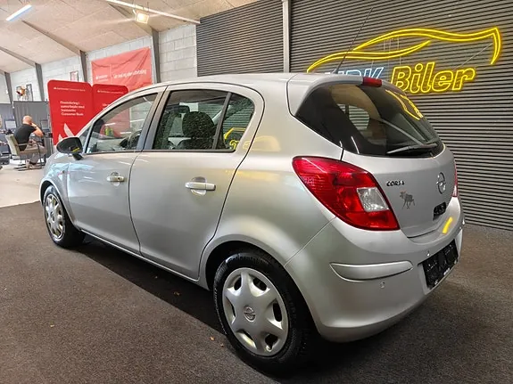 Opel Corsa 2011 photo 3