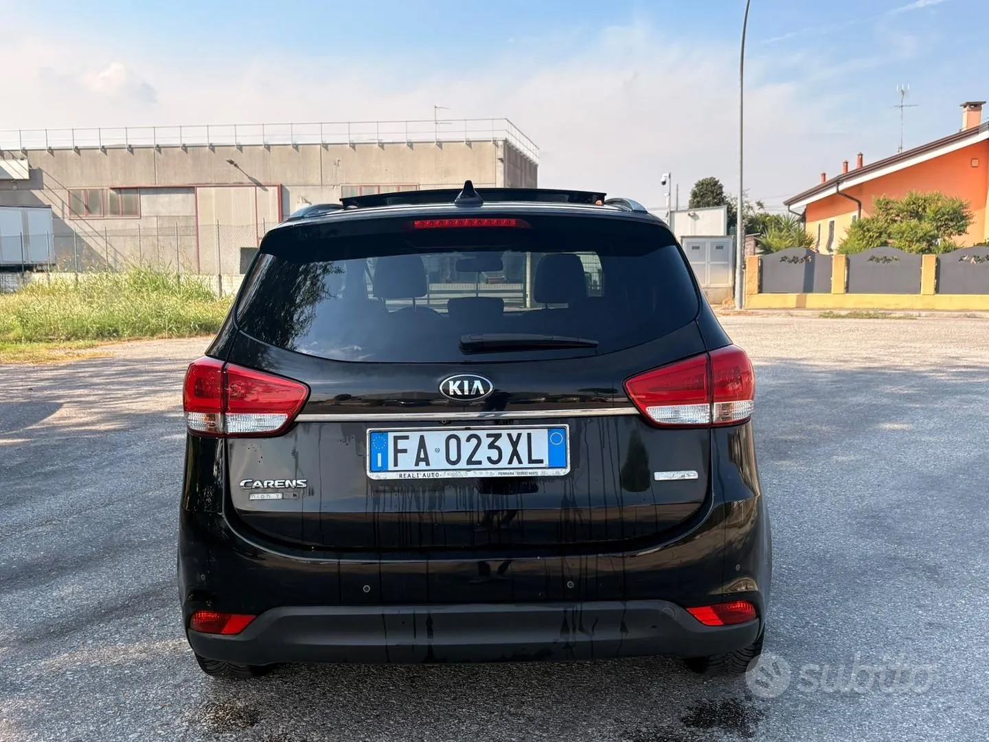 Kia Carens 2015 photo 5