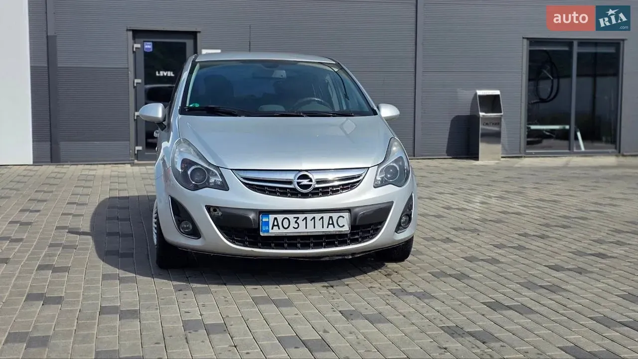 Opel Corsa 2013 photo 2