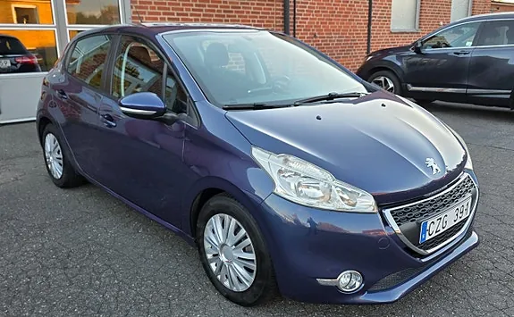 Peugeot 208 2012 photo 5