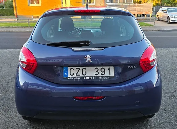Peugeot 208 2012 photo 4
