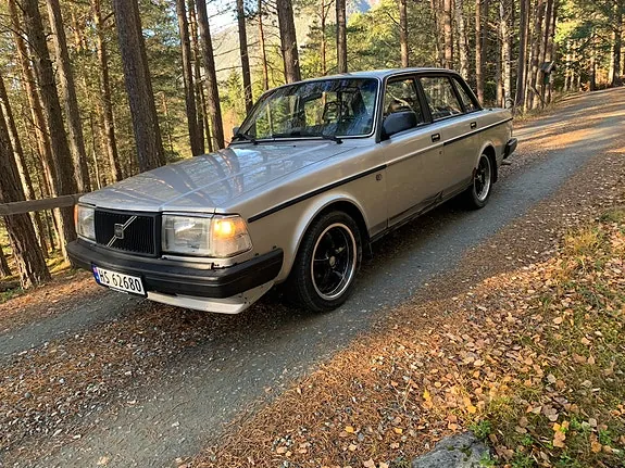 Volvo 240 1987 photo 3