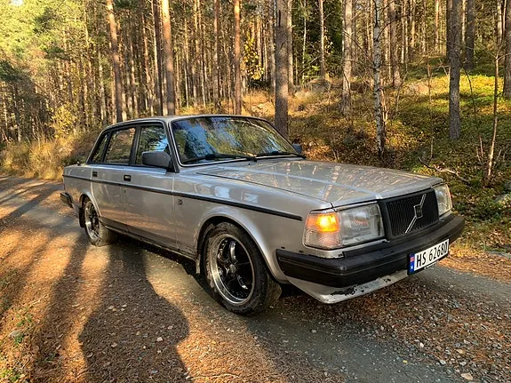 Volvo 240 1987 photo 2