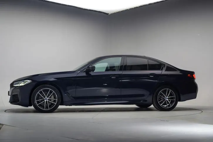 BMW 5 Series 2022 photo 2