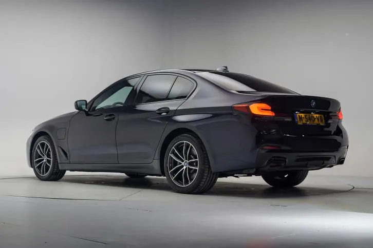 BMW 5 Series 2022 photo 3