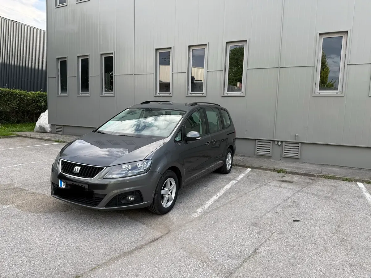 Seat Alhambra 2011 photo 2