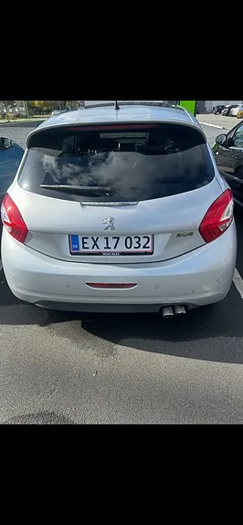 Peugeot 208 2013 photo 2