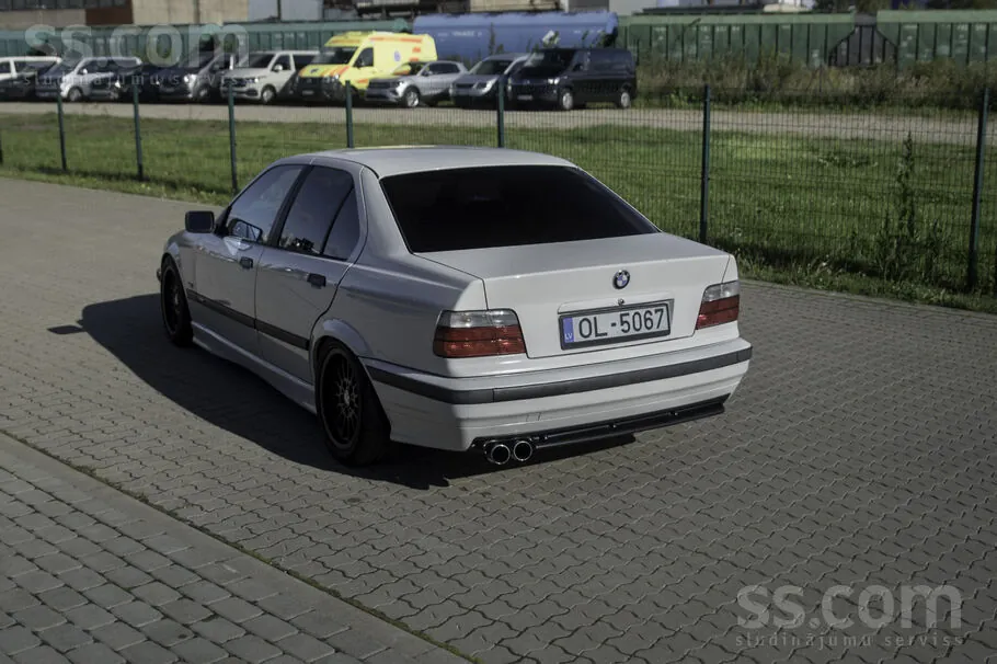 BMW 318 1995 photo 2