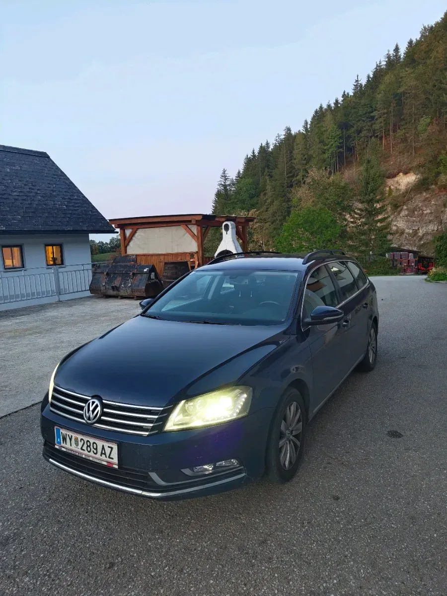 Volkswagen Passat 2011 photo 2
