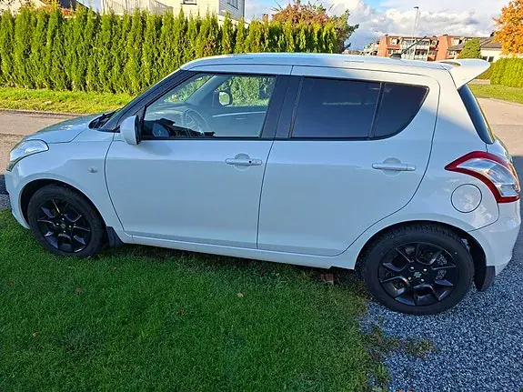 Suzuki Swift 2011 photo 5