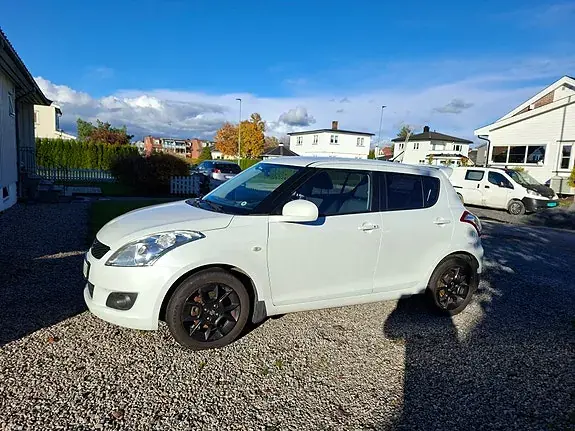 Suzuki Swift 2011 photo 4