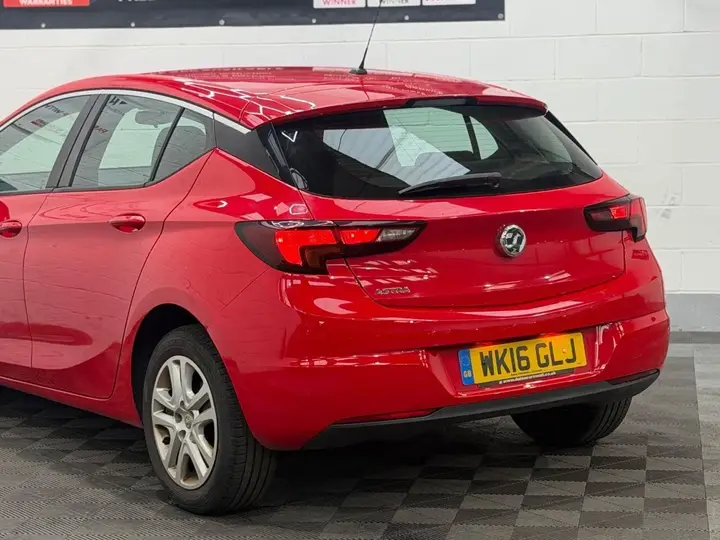 Vauxhall Astra 2016 photo 2