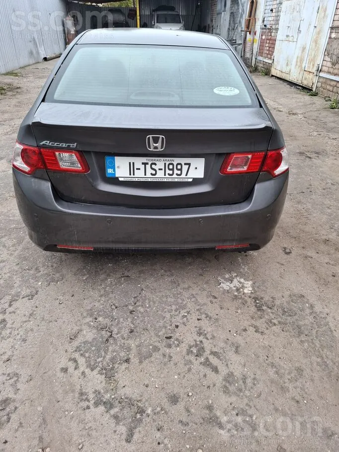 Honda Accord 2011 photo 2