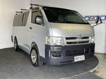 Toyota Hiace 2006 photo 2