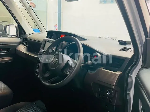 Toyota Roomy 2023 photo 4