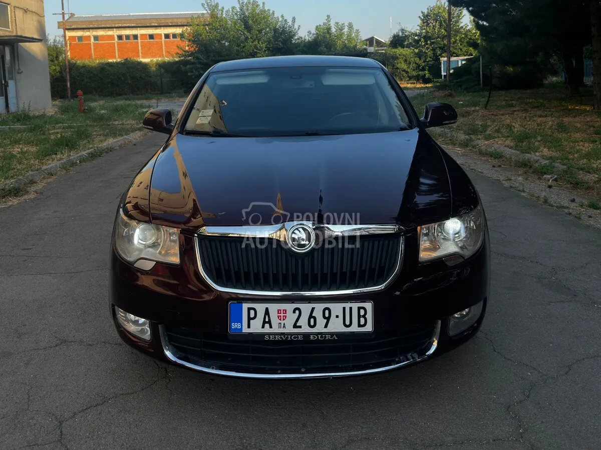 Skoda Superb 2009 photo 2
