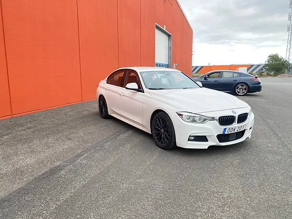 BMW 330E