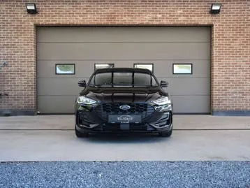 Ford Focus 2023 photo 2