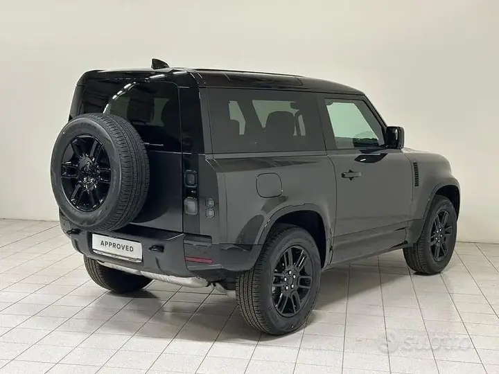 Land Rover Defender 2025 photo 2