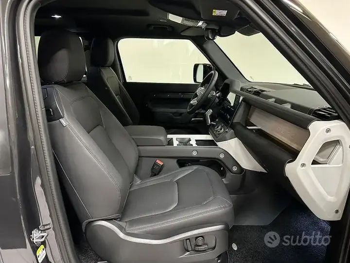 Land Rover Defender 2025 photo 3