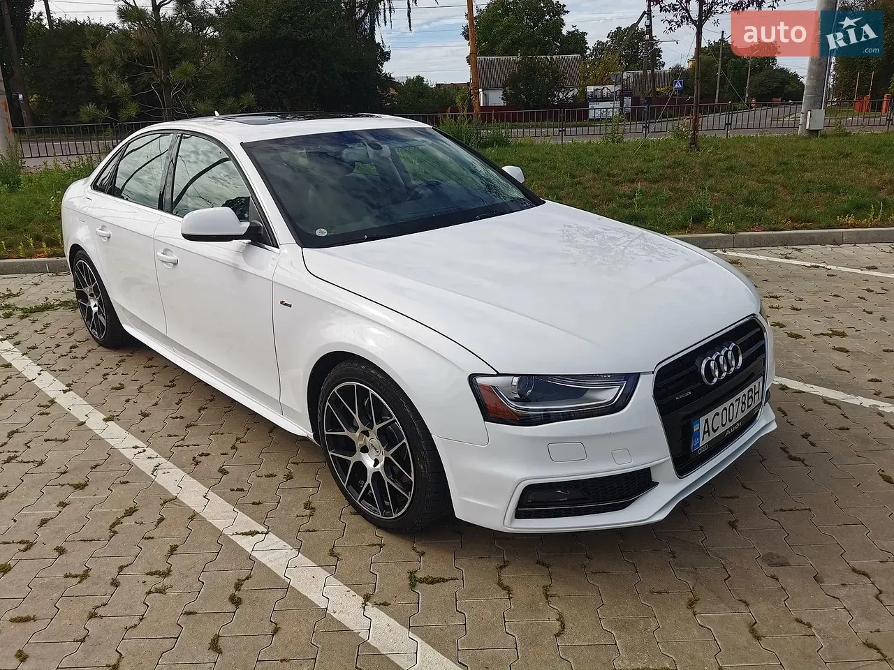 Audi A4 2015 photo 2