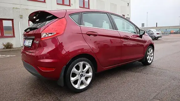 Ford Fiesta 2010 photo 5